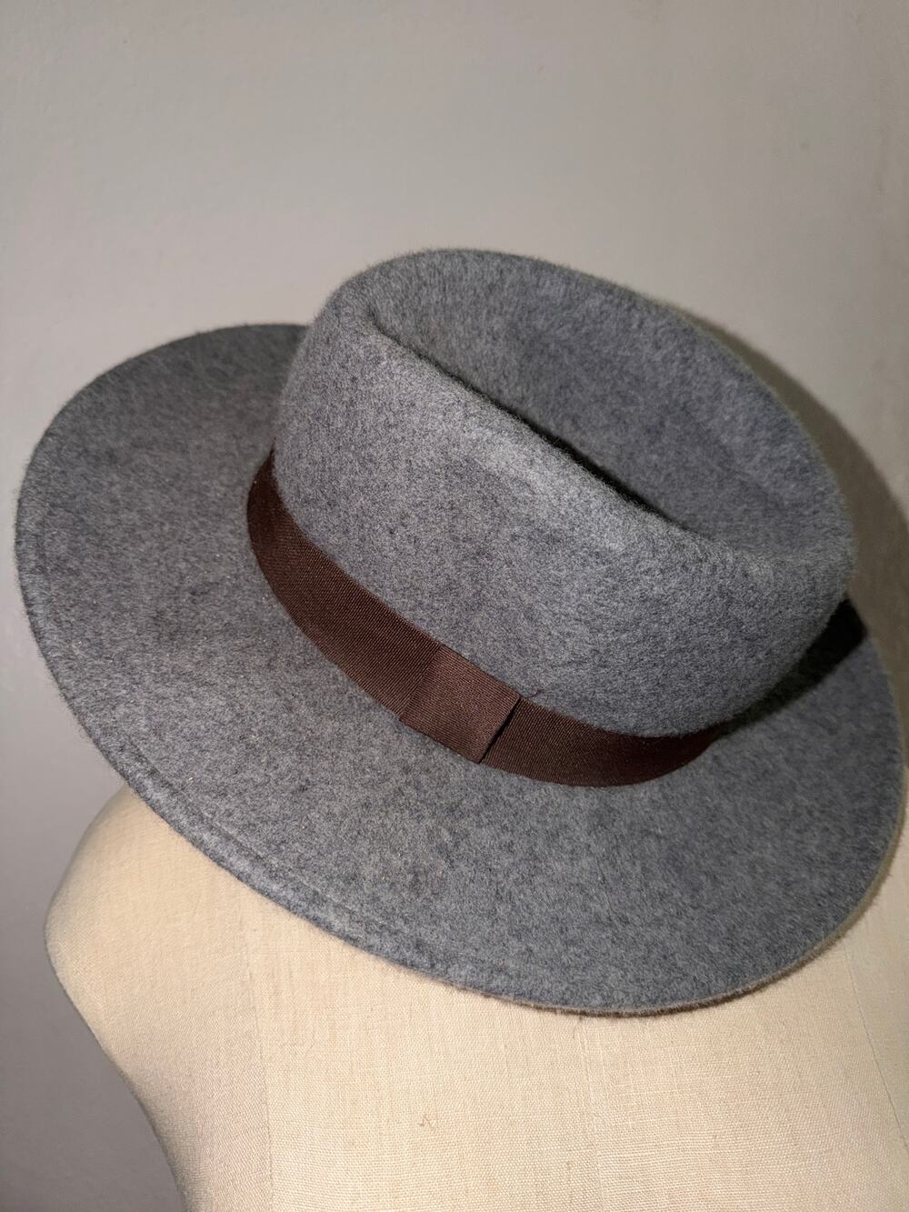 ASOS 100% Wool Fedora Hat Gray Brown Band Size M 22”
